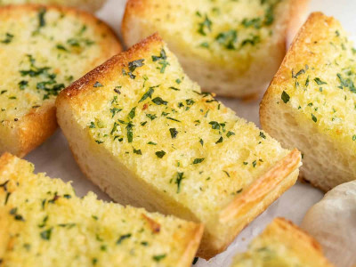 Garlic-Bread-close.jpg
